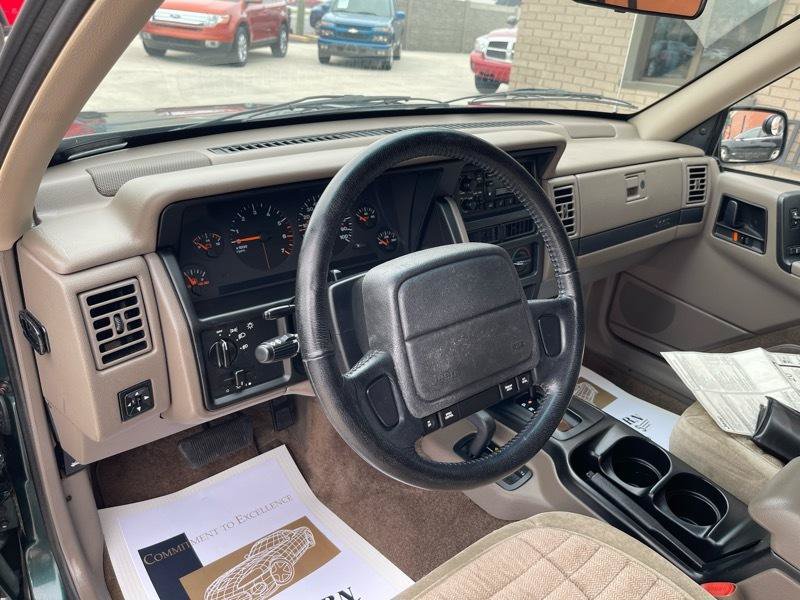 Used 1994 Jeep Grand Cherokee Laredo AWD/4WD image 30