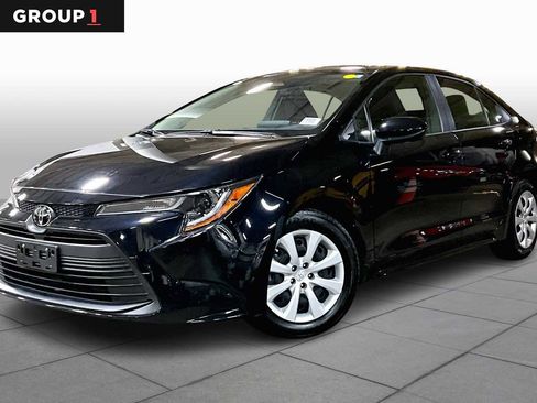 Used 2023 Toyota Corolla LE image 1