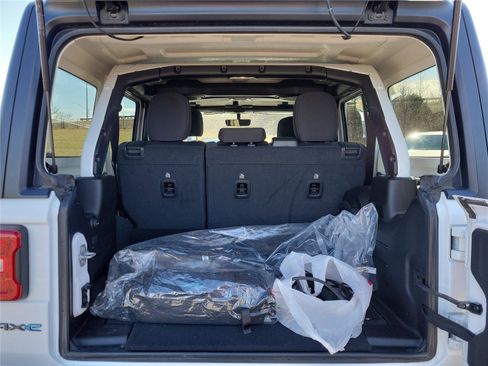 Used 2022 Jeep Wrangler Unlimited Rubicon 4xe w/ Cold Weather Group image 7