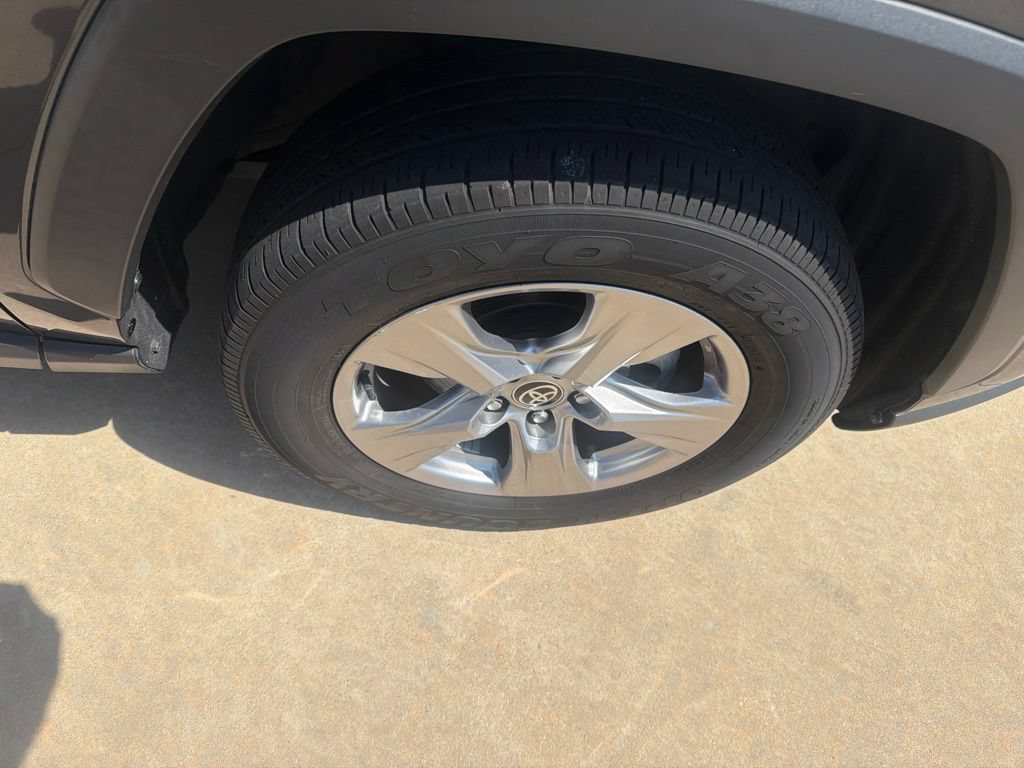Used 2024 Toyota RAV4 XLE FWD image 12