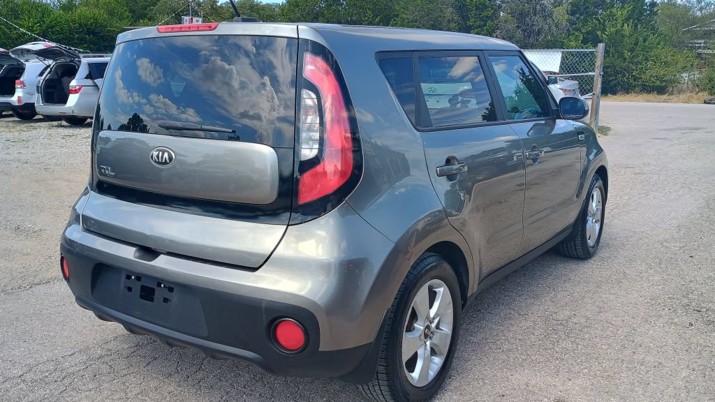 Used 2018 Kia Soul FWD image 3