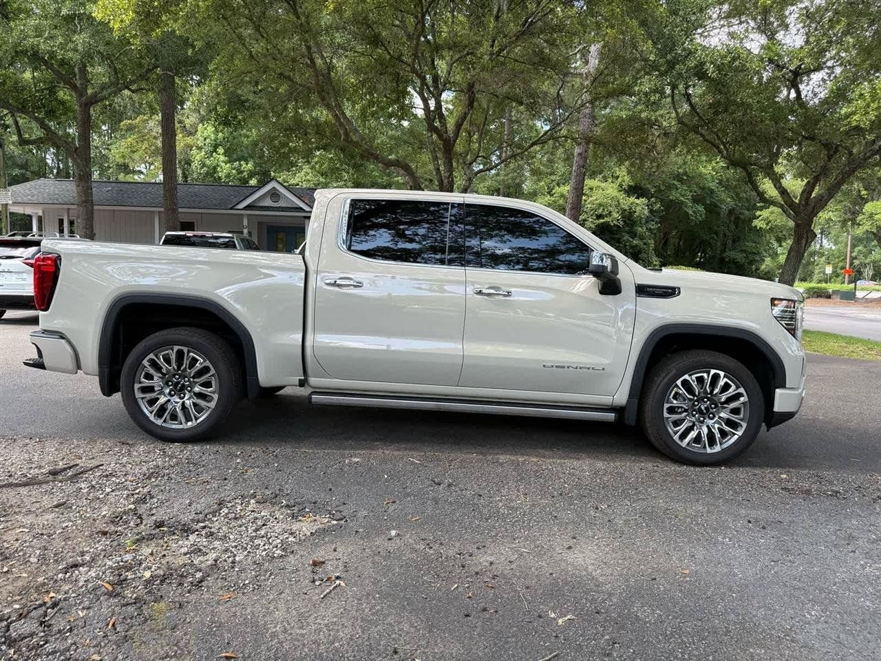 Used 2026 GMC Sierra 1500 Denali Ultimate AWD/4WD image 4
