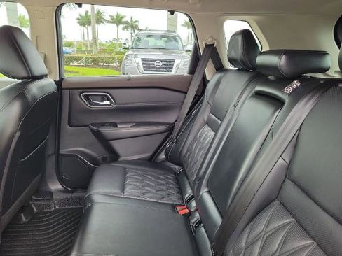 Certified 2023 Nissan Rogue Platinum w/ Platinum Premium Package AWD/4WD image 16