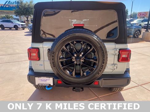 Used 2024 Jeep Wrangler Unlimited Sahara image 11