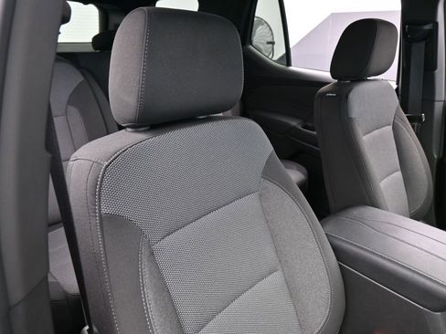 Used 2023 Chevrolet Traverse LT image 42