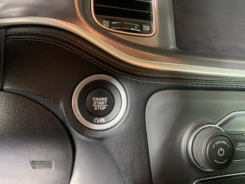 Used 2019 Dodge Charger Scat Pack w/ Dynamics Package image 17