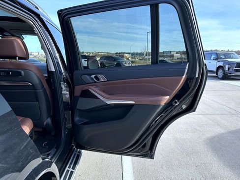 Used 2023 BMW X7 xDrive40i w/ Executive Package image 17