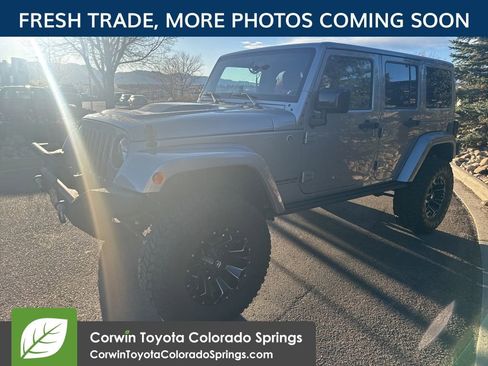 Used 2015 Jeep Wrangler Unlimited Sahara image 3