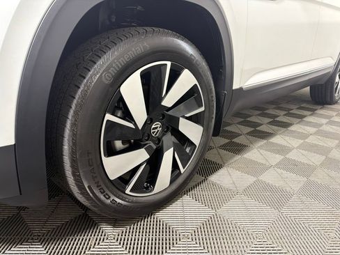 Certified 2024 Volkswagen Atlas Cross Sport SEL AWD/4WD image 26