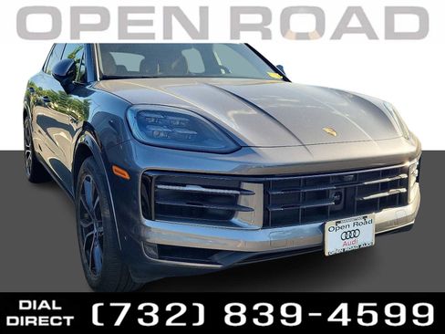 Used 2025 Porsche Cayenne E-Hybrid AWD/4WD image 1