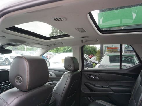 Used 2021 Chevrolet Traverse RS AWD/4WD image 13