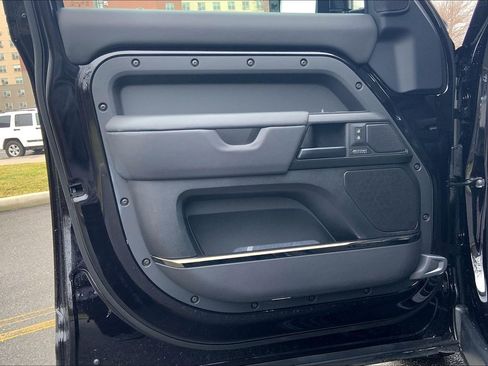 New 2026 Land Rover Defender 110 OCTA image 10