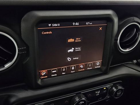 Used 2023 Jeep Wrangler Unlimited Sahara AWD/4WD image 15