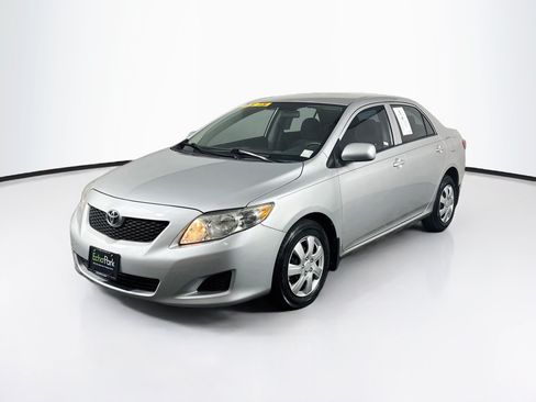 Used 2009 Toyota Corolla LE FWD image 3
