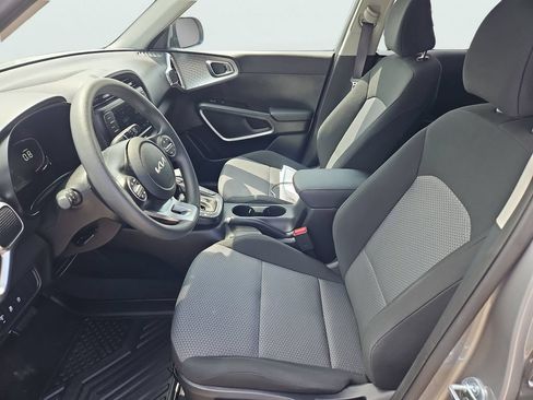 Used 2023 Kia Soul LX FWD image 26