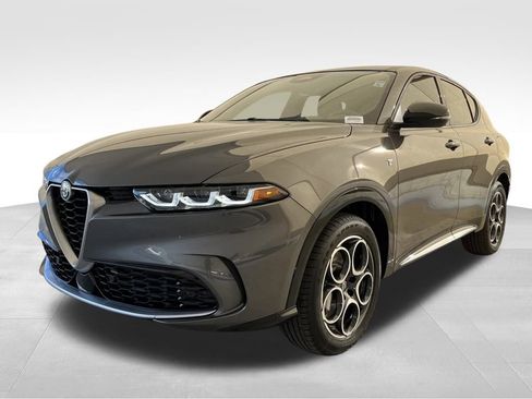 New 2024 Alfa Romeo Tonale Ti w/ Premium Interior Package image 13