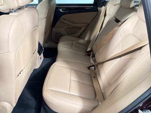 Certified 2024 Porsche Macan S AWD/4WD image 15