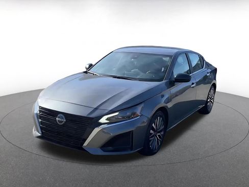 Used 2025 Nissan Altima 2.5 SV image 4