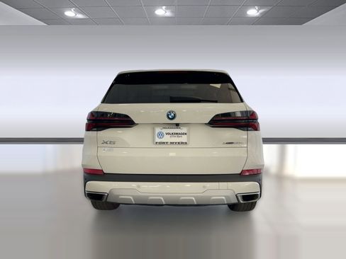 Used 2025 BMW X5 xDrive50e image 10