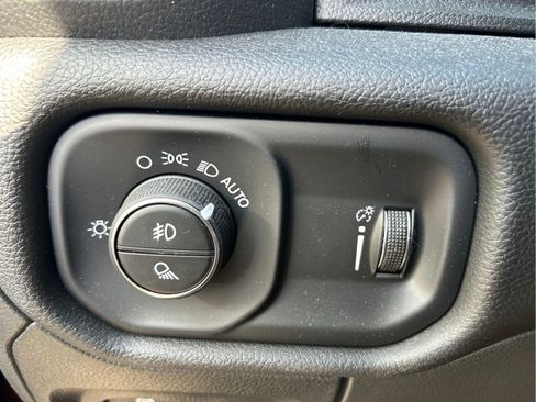 Certified 2025 RAM 1500 Big Horn AWD/4WD image 25