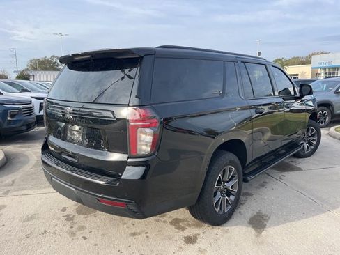 Used 2023 Chevrolet Suburban Z71 w/ Luxury Package image 9