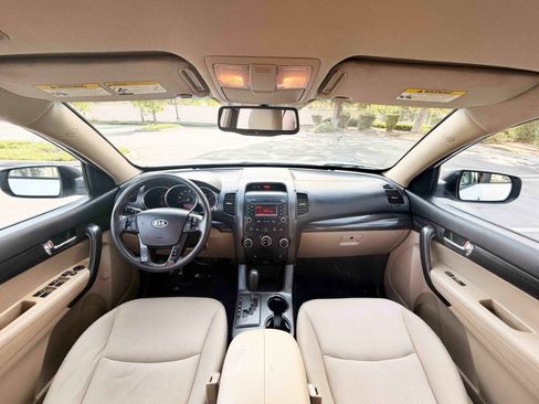 Used 2012 Kia Sorento LX w/ V6 Convenience Pkg image 15