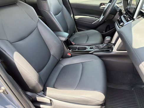 Used 2024 Toyota Corolla Cross XLE w/ Convenience Package FWD image 24