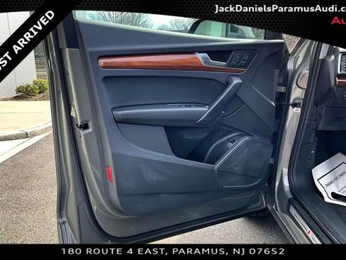 Used 2023 Audi Q5 2.0T Premium w/ Convenience Package image 15