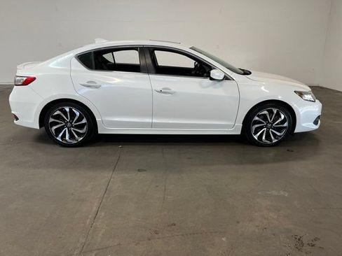 Used 2016 Acura ILX FWD image 2
