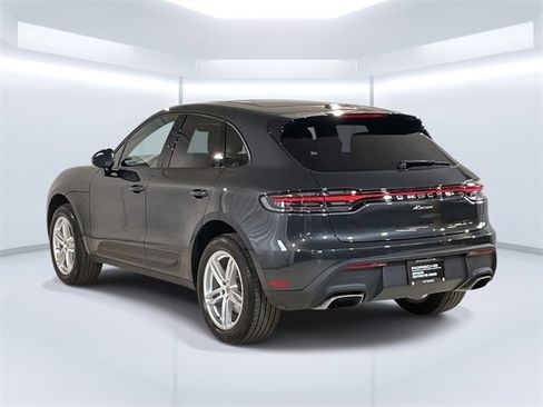Used 2025 Porsche Macan image 3
