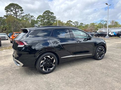Used 2023 Kia Sportage SX image 3