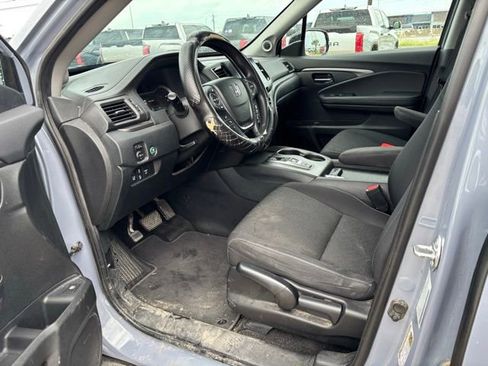 Used 2023 Honda Ridgeline Sport image 8