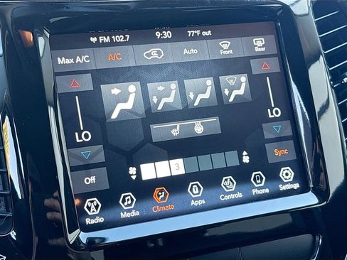 Used 2019 Jeep Cherokee Limited FWD image 15
