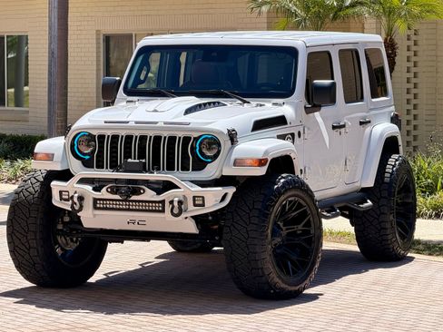 Used 2025 Jeep Wrangler Unlimited Sport AWD/4WD image 4