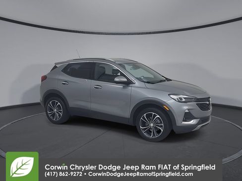 Used 2023 Buick Encore GX Essence FWD image 2