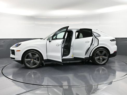 Certified 2024 Porsche Cayenne image 37