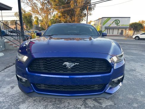 Used 2015 Ford Mustang Coupe image 2