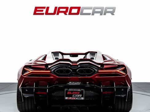 Used 2025 Lamborghini Revuelto image 4