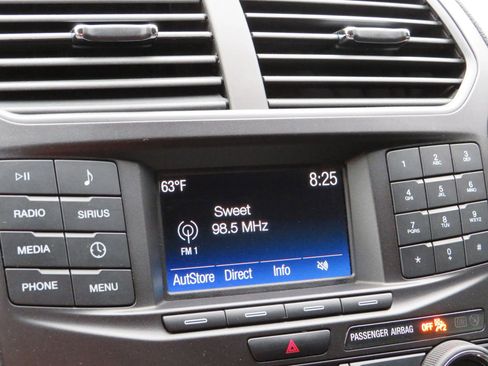 Used 2018 Ford Explorer XLT AWD/4WD image 20