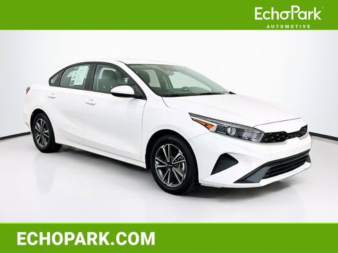 Used 2023 Kia Forte LXS image 1