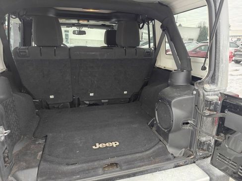 Used 2014 Jeep Wrangler Unlimited Sahara w/ Connectivity Group image 9