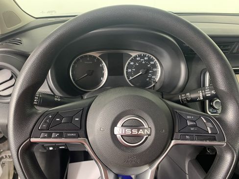 Used 2022 Nissan Kicks S image 21