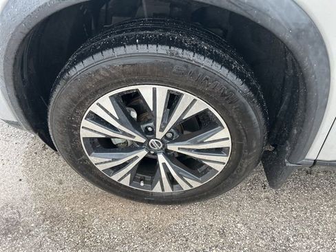 Used 2021 Nissan Rogue SV image 19