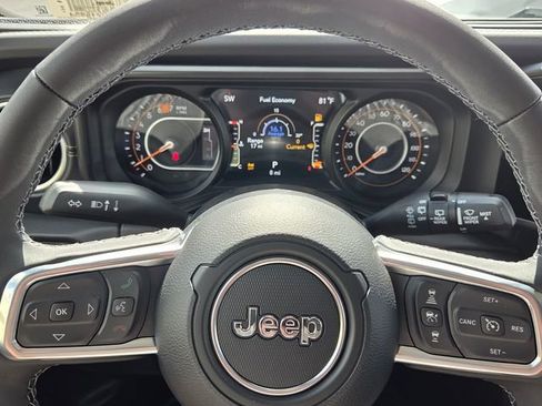 New 2026 Jeep Wrangler Sahara AWD/4WD image 25