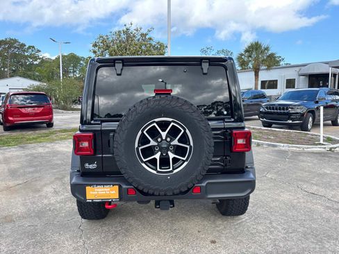 Certified 2024 Jeep Wrangler Unlimited Rubicon AWD/4WD image 4