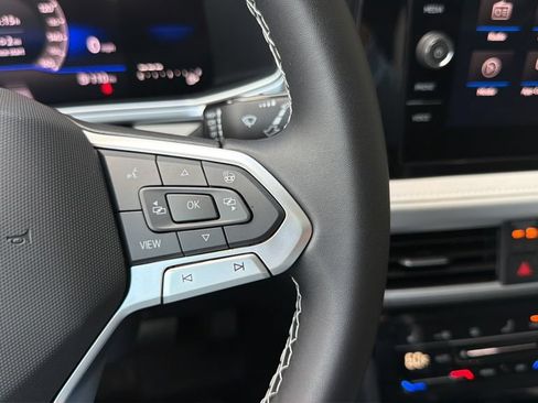 New 2026 Volkswagen Taos SE FWD image 23
