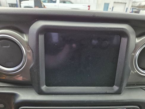 Used 2020 Jeep Gladiator Overland AWD/4WD image 10