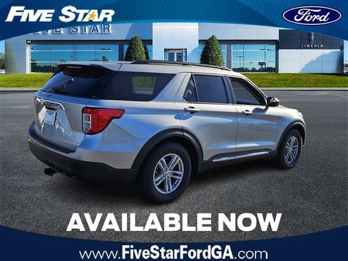 Used 2021 Ford Explorer XLT image 8