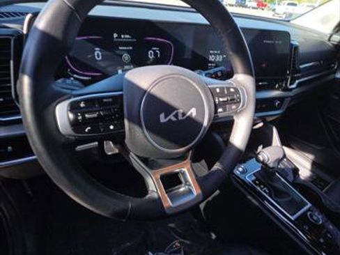 Used 2025 Kia Sportage EX image 9