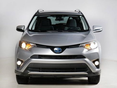 Used 2017 Toyota RAV4 XLE w/ All Weather Liner Package AWD/4WD image 8